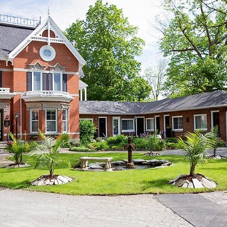 The Woodview Inn Gananoque Exterior foto