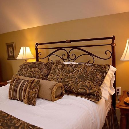 The Woodview Inn Gananoque Exterior foto