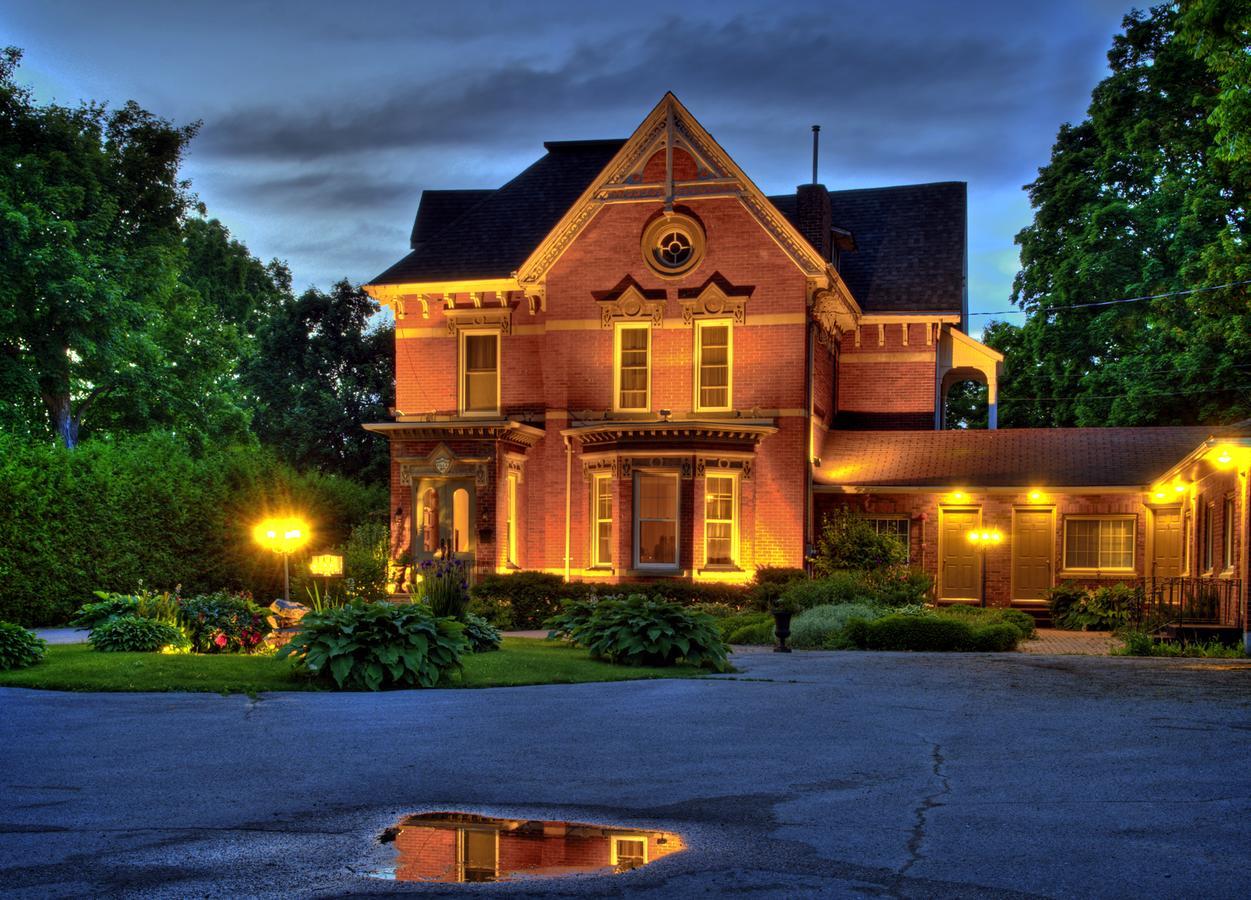 The Woodview Inn Gananoque Exterior foto